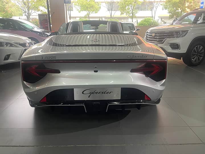 Фото 11 - MG Motor Cyberster