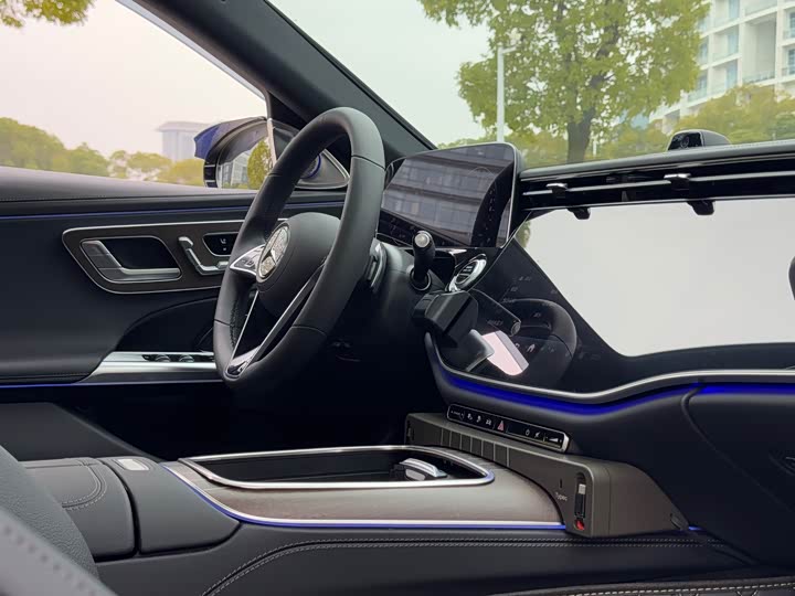 Фото 8 - Mercedes-Benz E-Class Hybrid