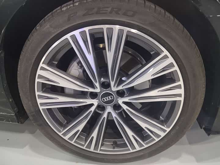 Фото 4 - Audi A6L