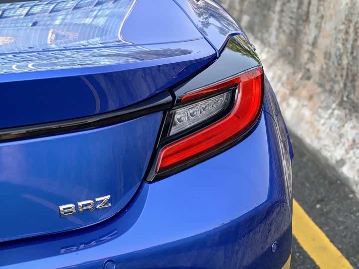 Фото 8 - Subaru BRZ