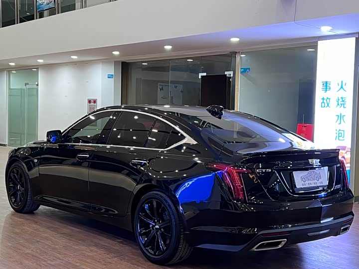 Photo 4 - Cadillac CT5