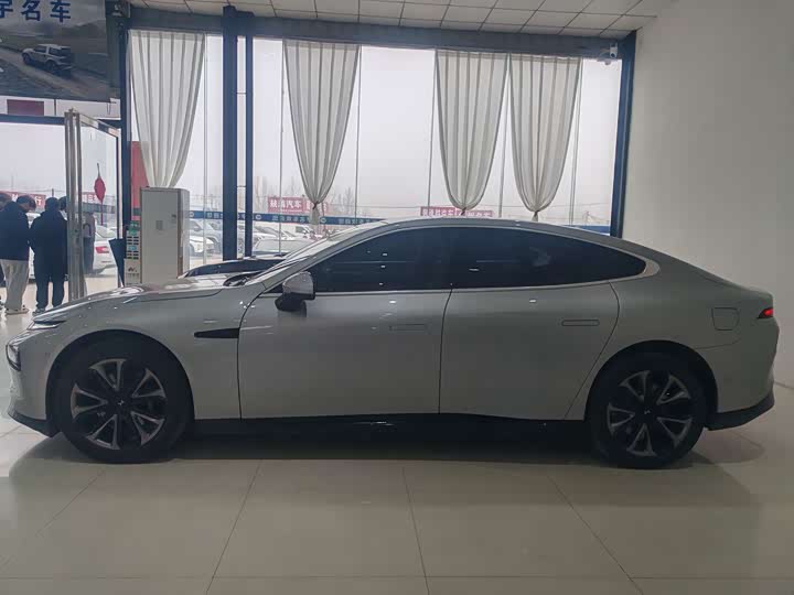 Фото 3 - XPeng P7