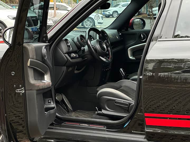 Фото 5 - Mini Countryman JCW