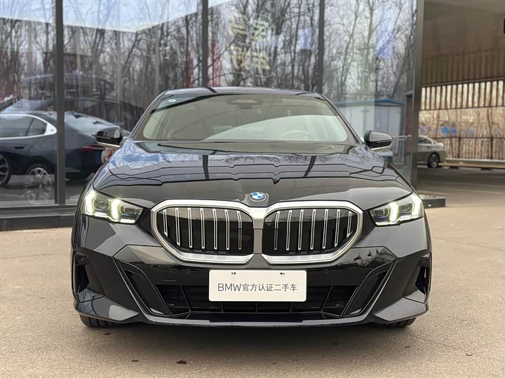 Фото 2 - BMW 5 Series