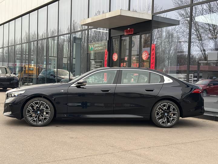 Фото 3 - BMW 5 Series