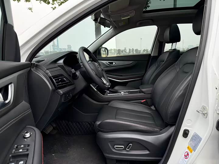 Фото 8 - Changan CS75