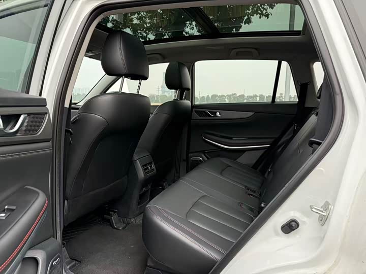 Фото 9 - Changan CS75