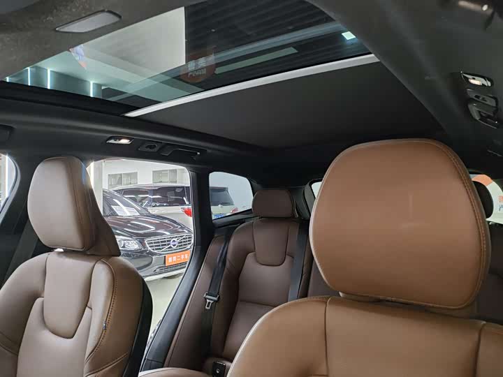 Фото 7 - Volvo XC60 Hybrid