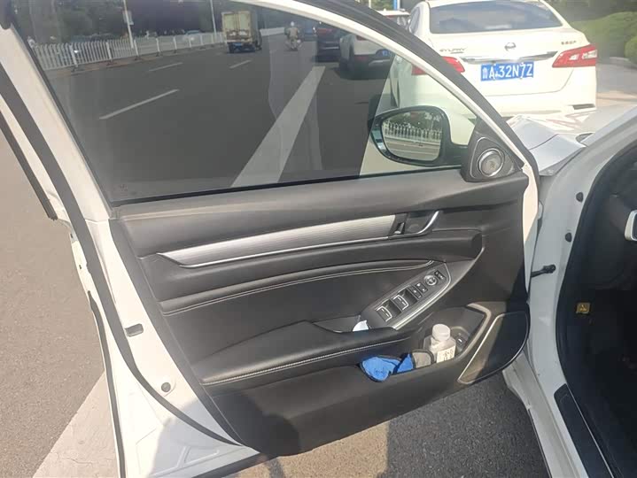 Фото 7 - Honda Inspire