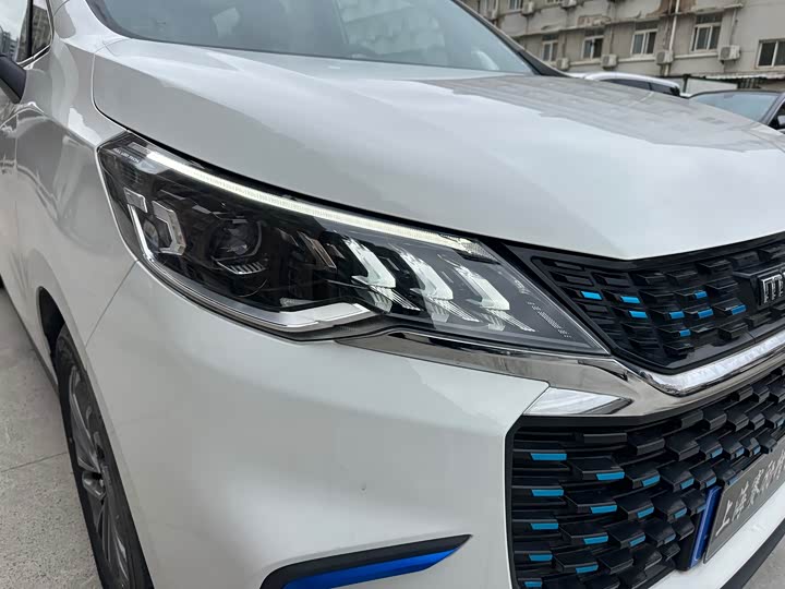 Фото 4 - Maxus Mifa 5