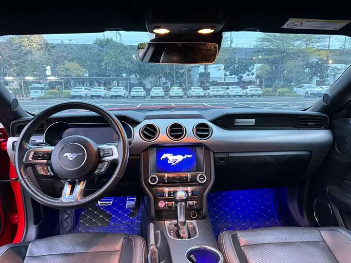 Photo 5 - Ford Mustang