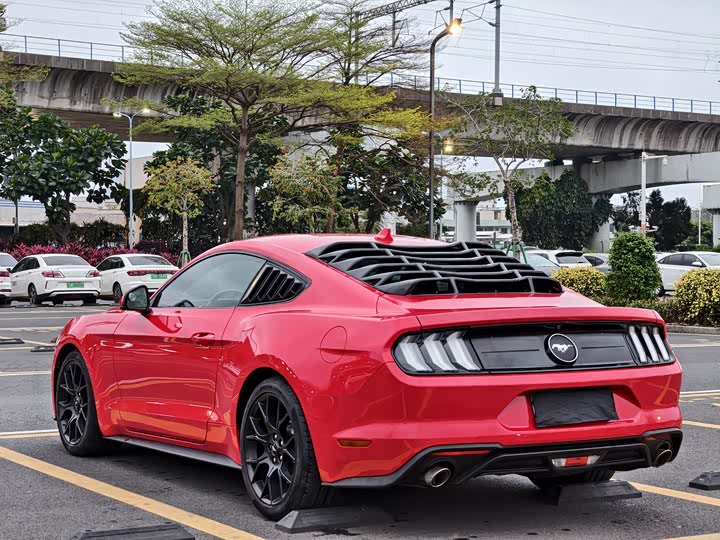 Photo 7 - Ford Mustang
