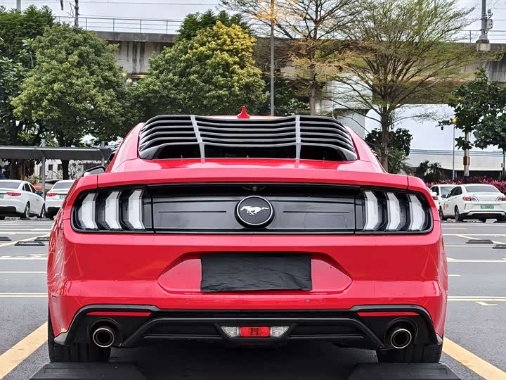 Photo 8 - Ford Mustang