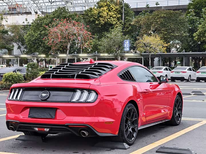 Photo 9 - Ford Mustang