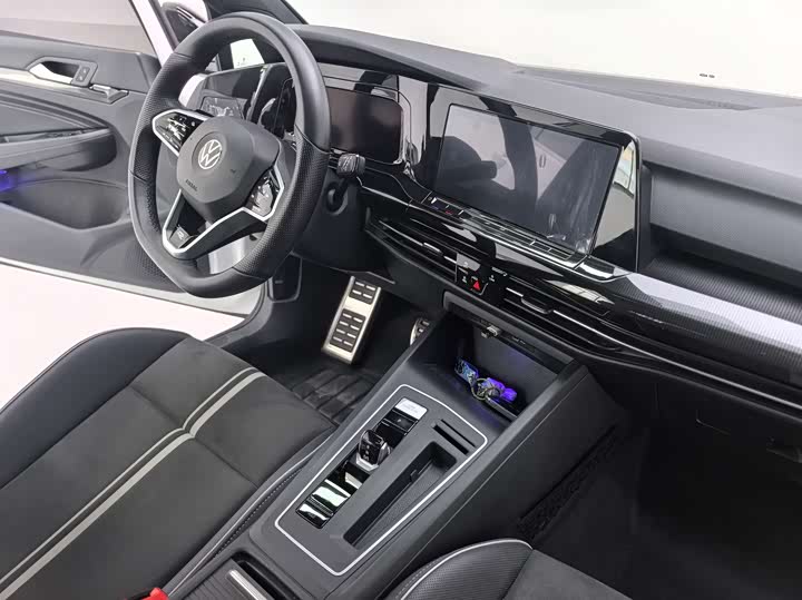 Фото 8 - Volkswagen Golf