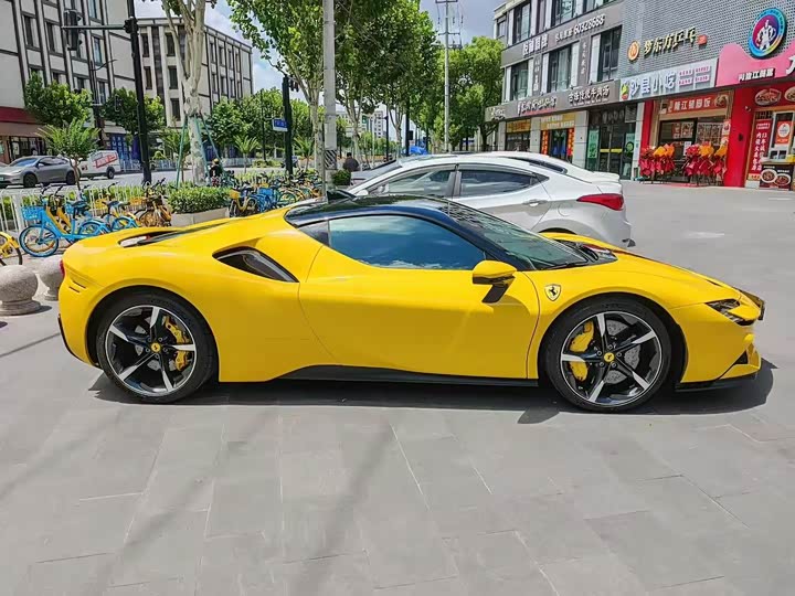 Фото 3 - Ferrari SF90