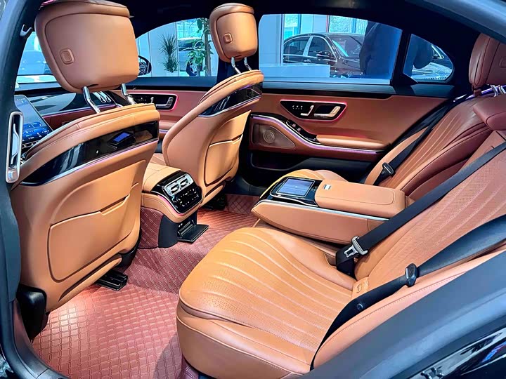 Фото 9 - Mercedes-Benz S-Class
