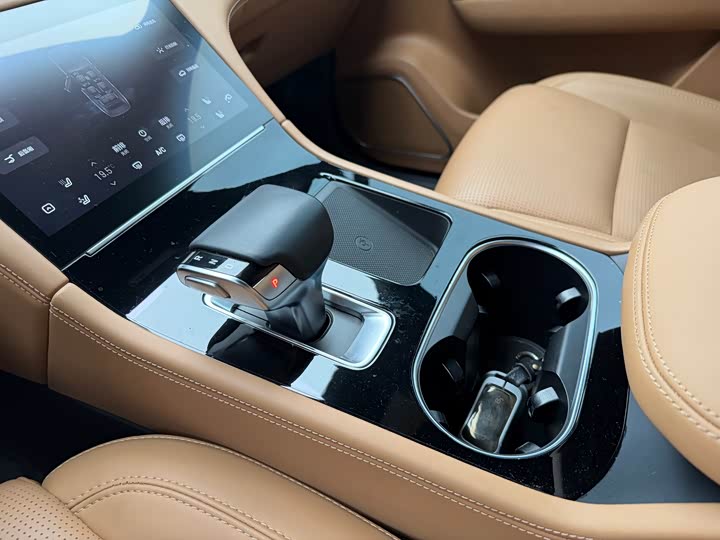 Фото 7 - LiXiang One