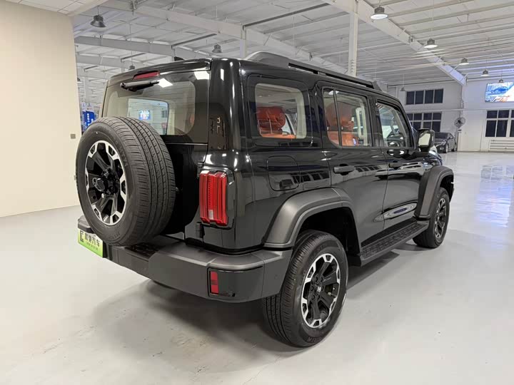 Фото 4 - Tank 300 Hybrid