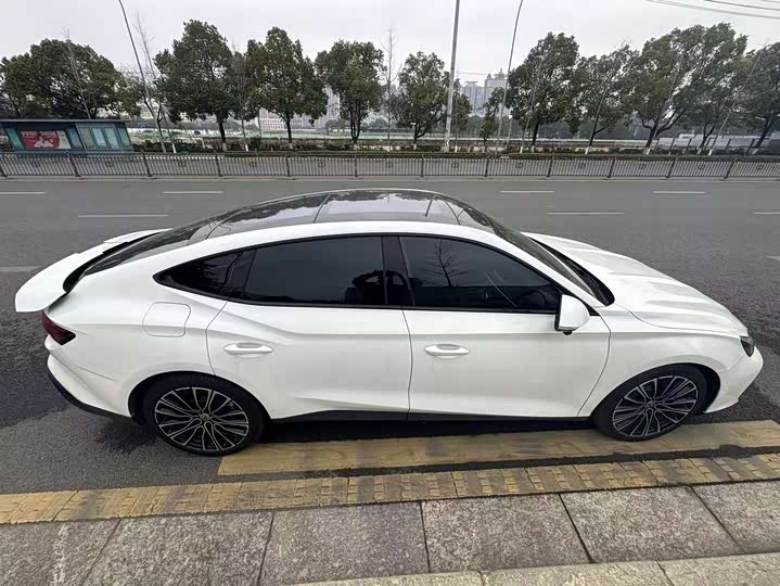 Фото 7 - MG Motor 7