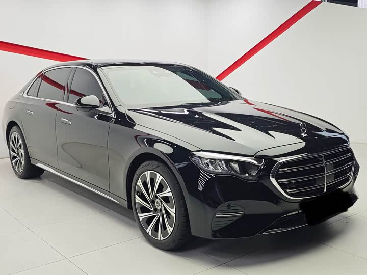 Фото 3 - Mercedes-Benz E-Class