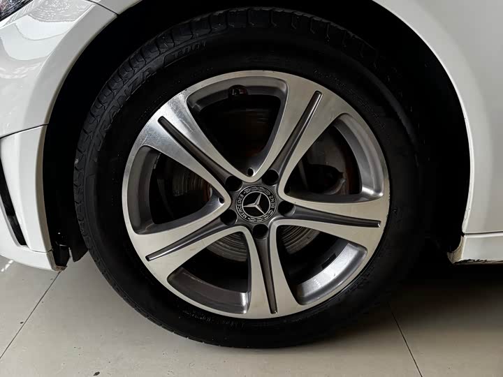 Фото 4 - Mercedes-Benz C-Class