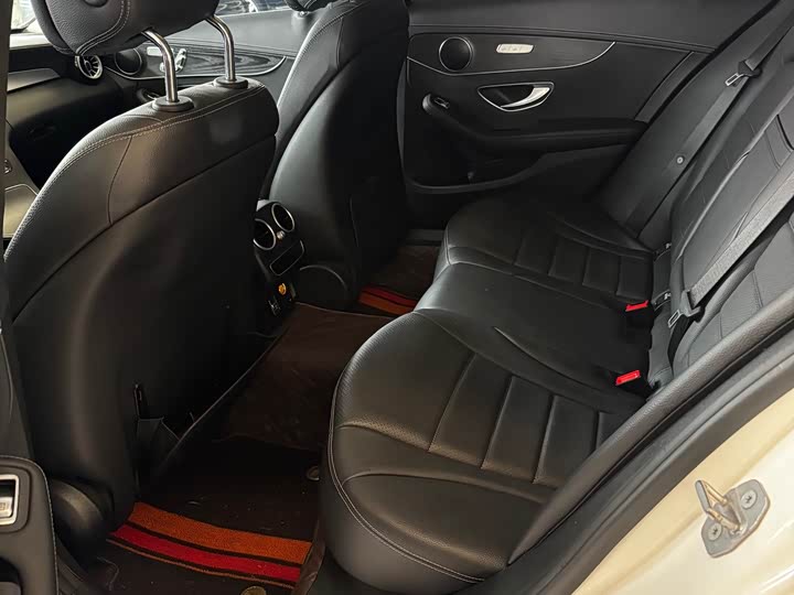 Фото 7 - Mercedes-Benz C-Class