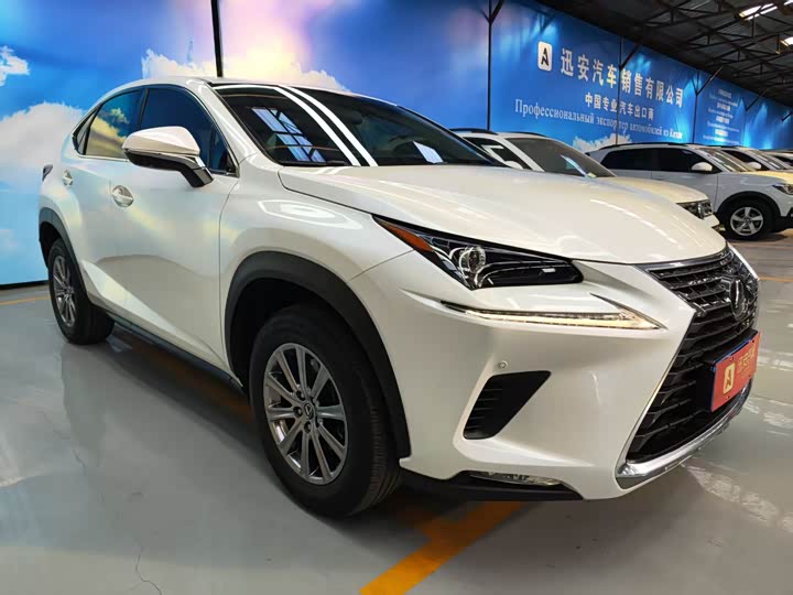 Фото 3 - Lexus NX