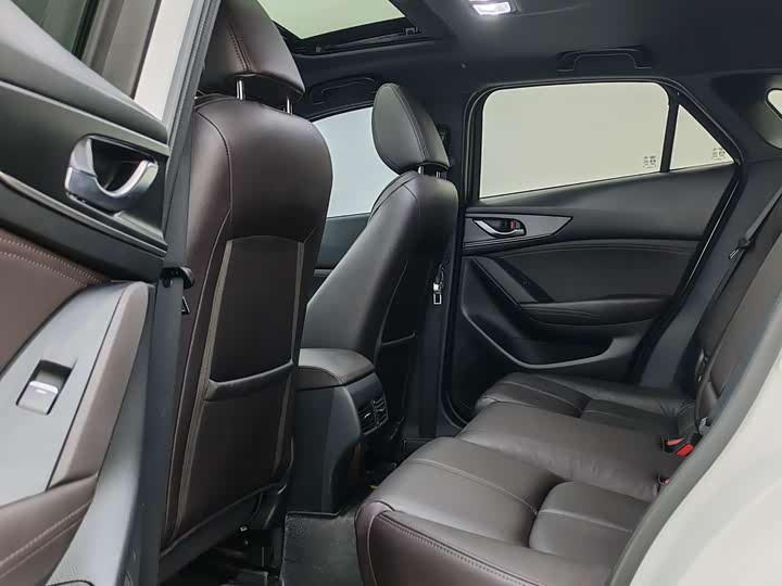 Фото 7 - Mazda CX-4