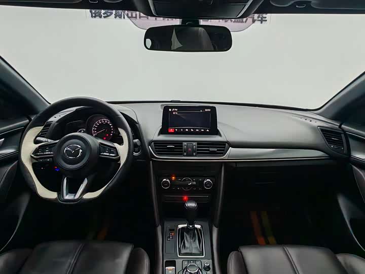 Фото 8 - Mazda CX-4