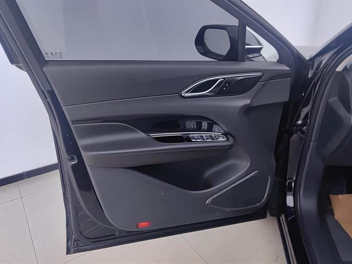 Photo 7 - Hongqi HS3 Hybrid