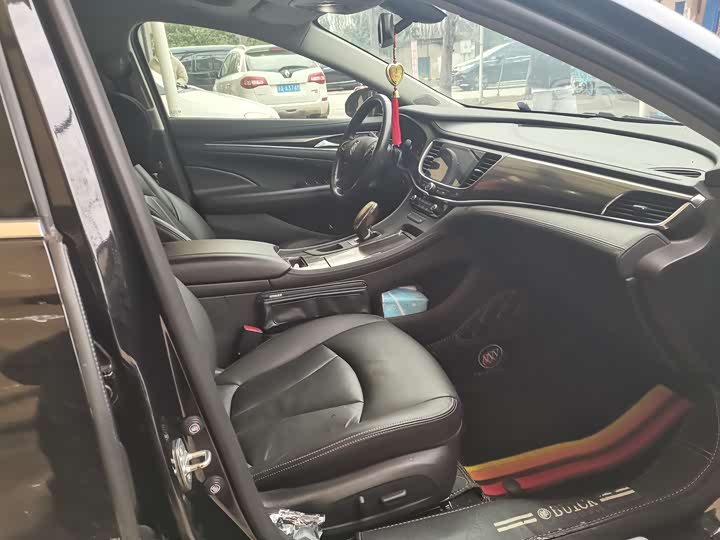 Фото 4 - Buick LaCrosse