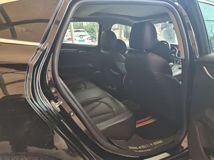 Фото 5 - Buick LaCrosse