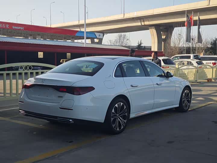 Фото 7 - Mercedes-Benz E-Class Hybrid