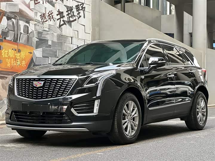 Фото 1 - Cadillac XT5