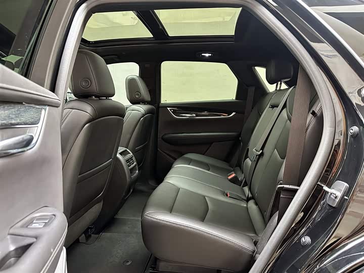 Фото 7 - Cadillac XT5