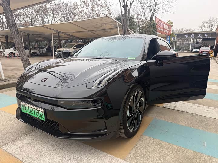 Фото 3 - Zeekr 001