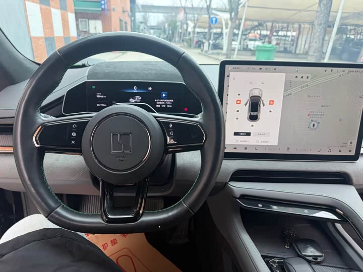 Фото 4 - Zeekr 001