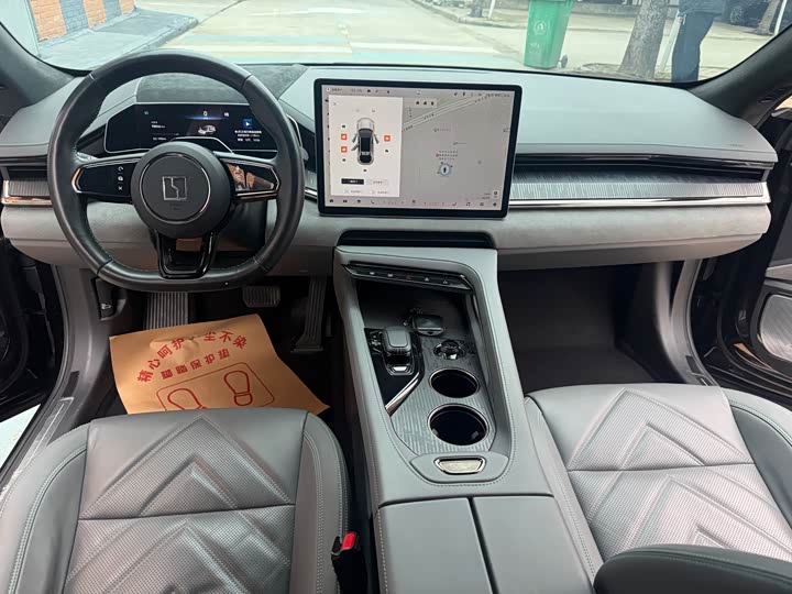 Фото 8 - Zeekr 001