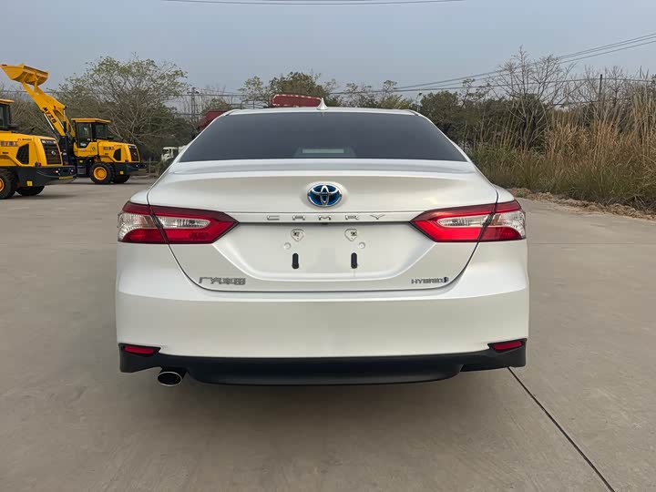 Фото 6 - Toyota Camry