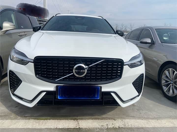 Photo 2 - Volvo XC60