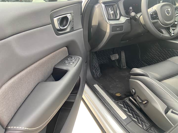 Photo 4 - Volvo XC60