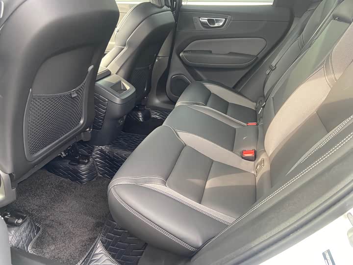 Photo 8 - Volvo XC60