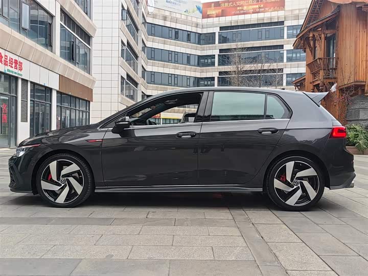 Фото 6 - Volkswagen Golf GTI
