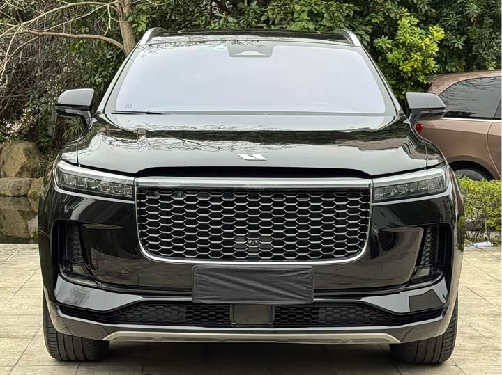 Фото 2 - LiXiang One