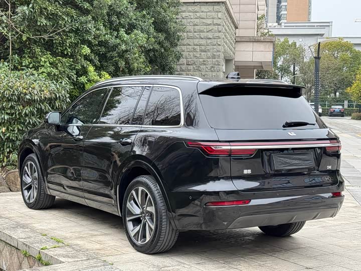 Фото 7 - LiXiang One