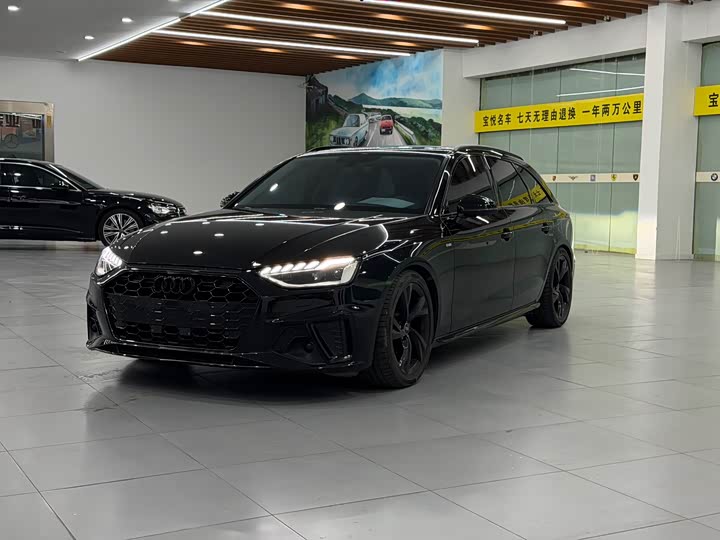 Фото 1 - Audi A4