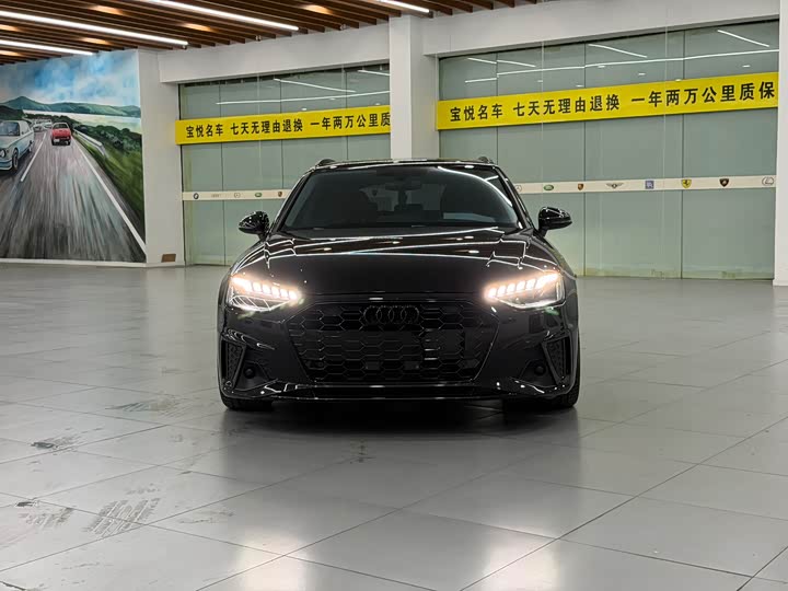 Фото 2 - Audi A4