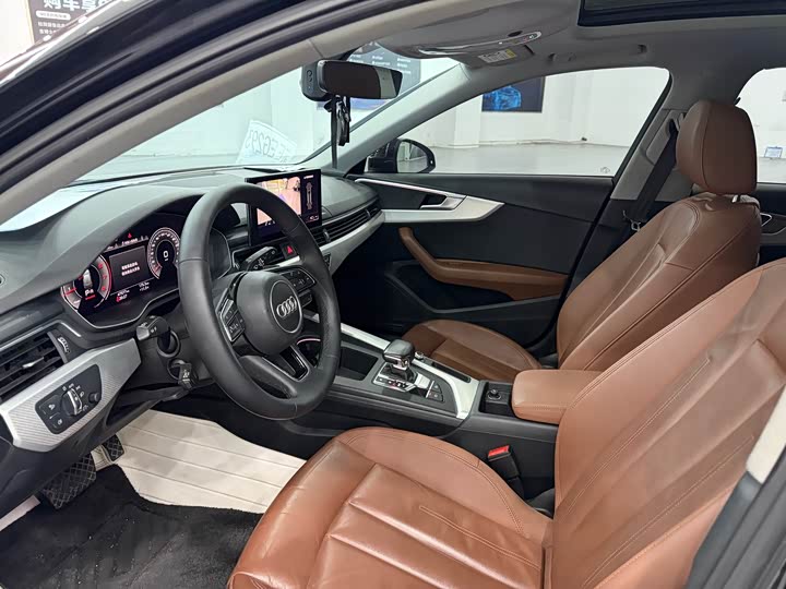 Фото 6 - Audi A4