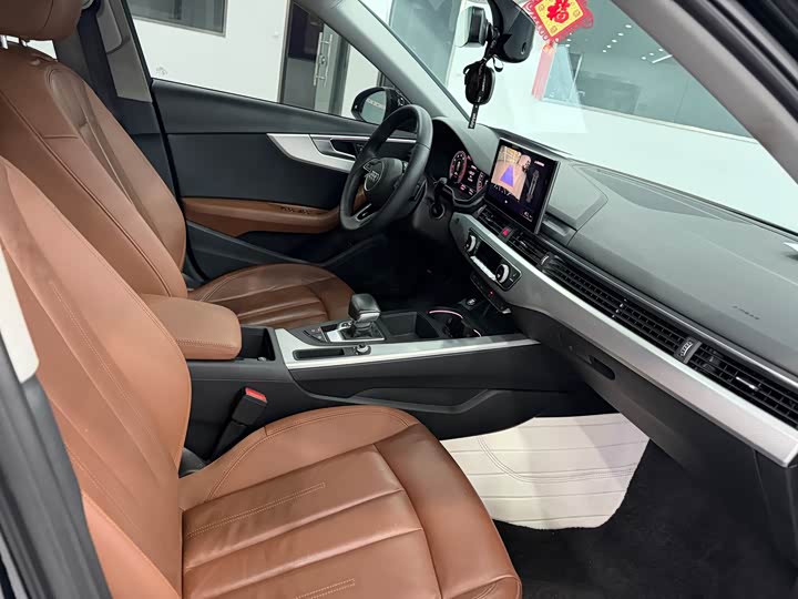 Фото 9 - Audi A4